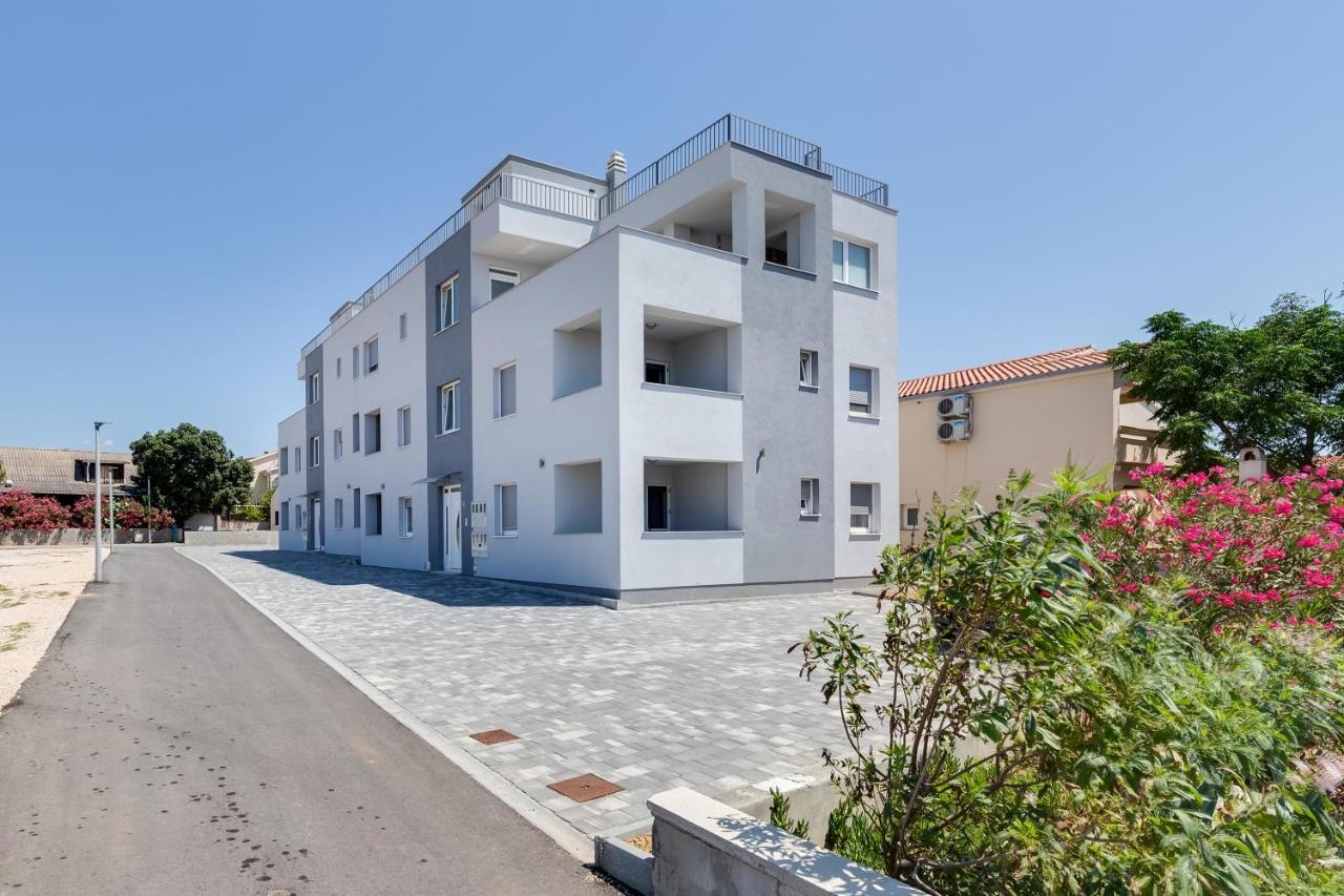 Apartmani Kastelina Vir Exterior foto